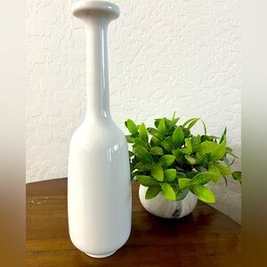 Swid Powell Anthony Ames Tall White Vase